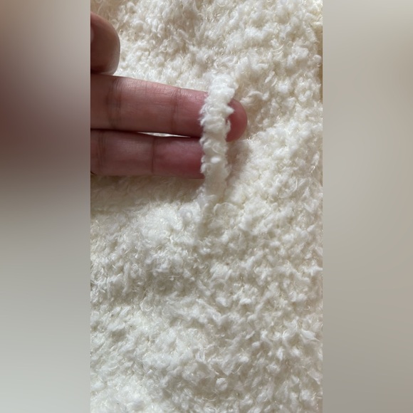 SKIMS Soft Cream Robe - Picture 7 of 9